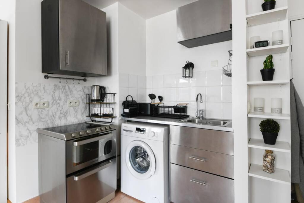 Studio Cosy En Plein Centre-Ville D'อ็องโตนี ภายนอก รูปภาพ