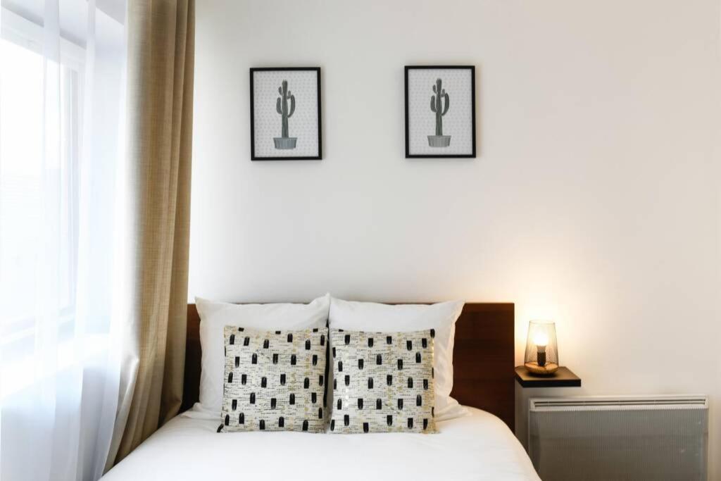 Studio Cosy En Plein Centre-Ville D'อ็องโตนี ภายนอก รูปภาพ